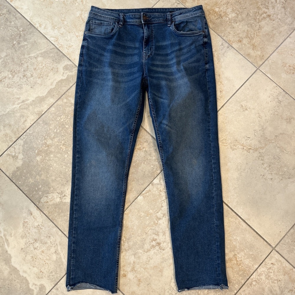 The Perfect Jean NYC Athletic Fit Jeans Mens 38x33 Blue Denim Raw Hem Pant